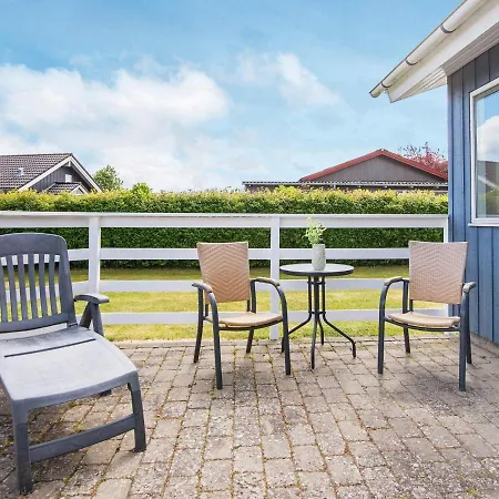 Two-bedroom Holiday In 7 *