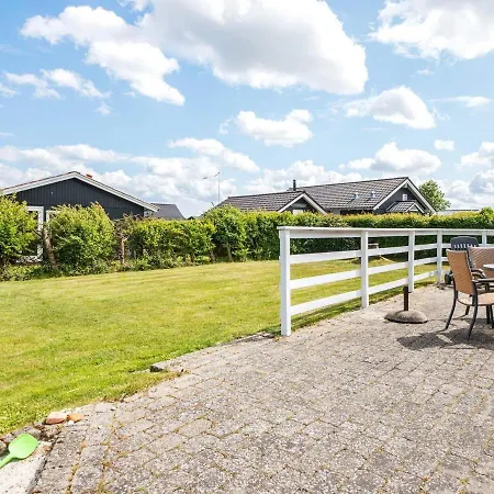 Two-bedroom Holiday In 7 Holiday home Hejls