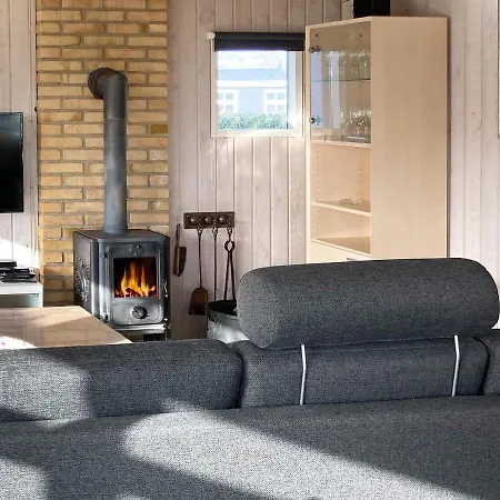 Two-bedroom Holiday In 7 * Hejls