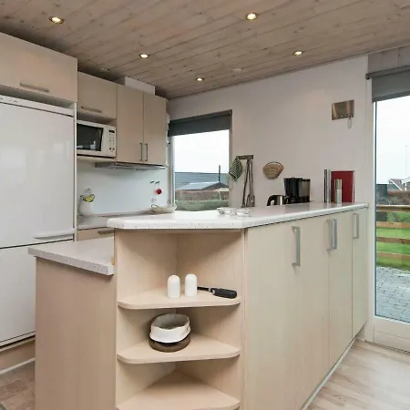 Two-bedroom Holiday In 7 Semesterbostad